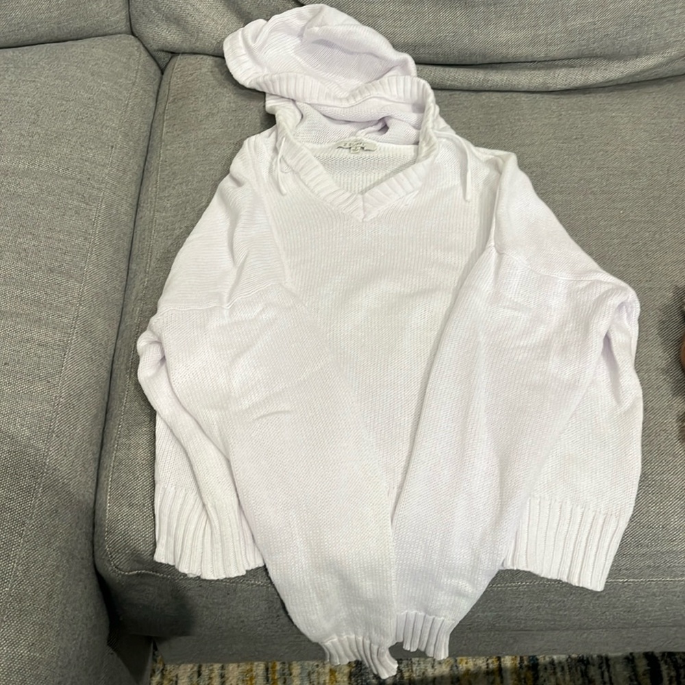 White knit hooded sweater